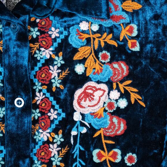 Women's Velvety Velour Embroidered Tunic Top MEDIUM Teal Floral Boho Artsy Fairy - Picture 3 of 6